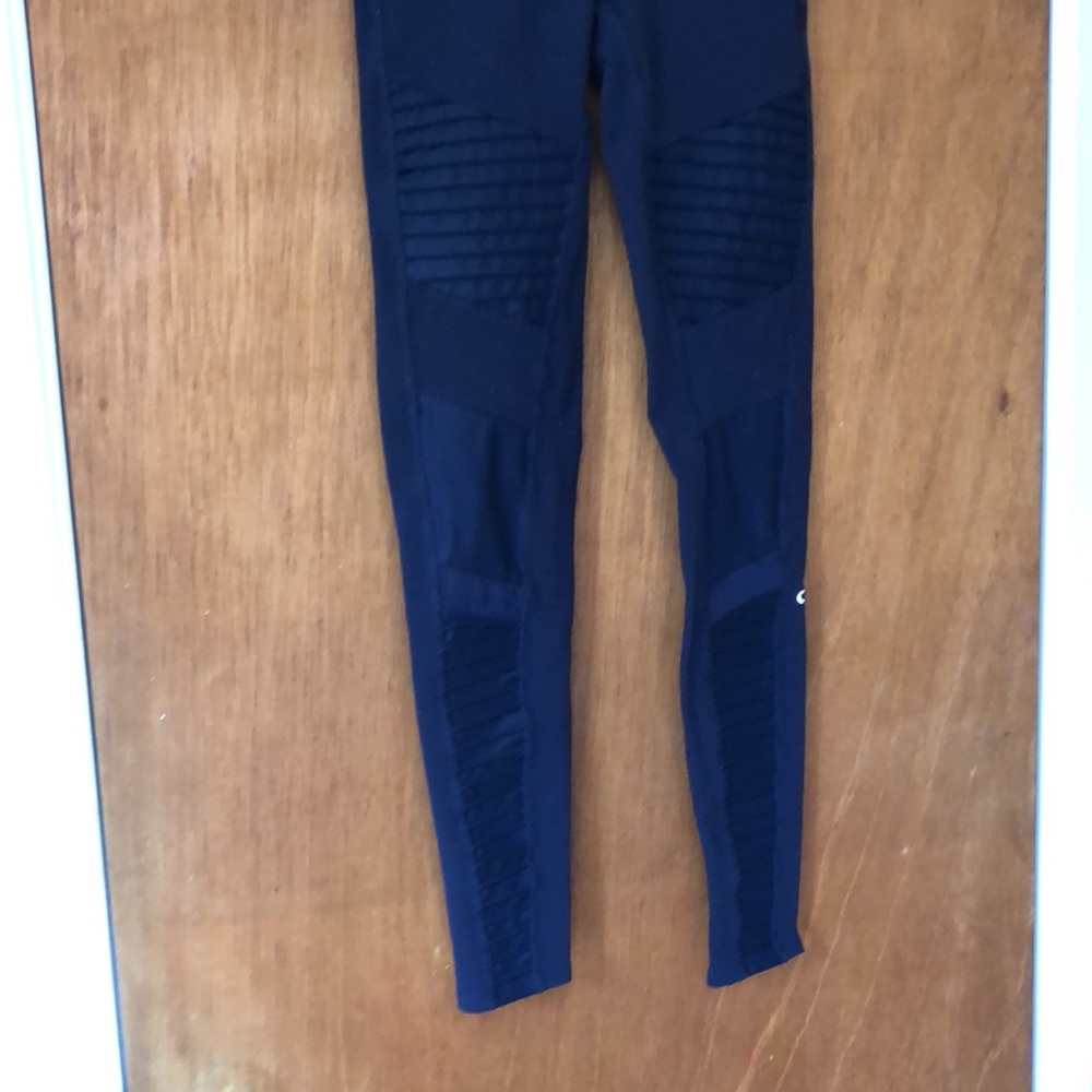 ALO Moto Leggings - Picture 4 of 12